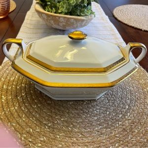 Le Roi Antique French Ivory Porcelain 18k Gold Soup Tureen Covered Dish